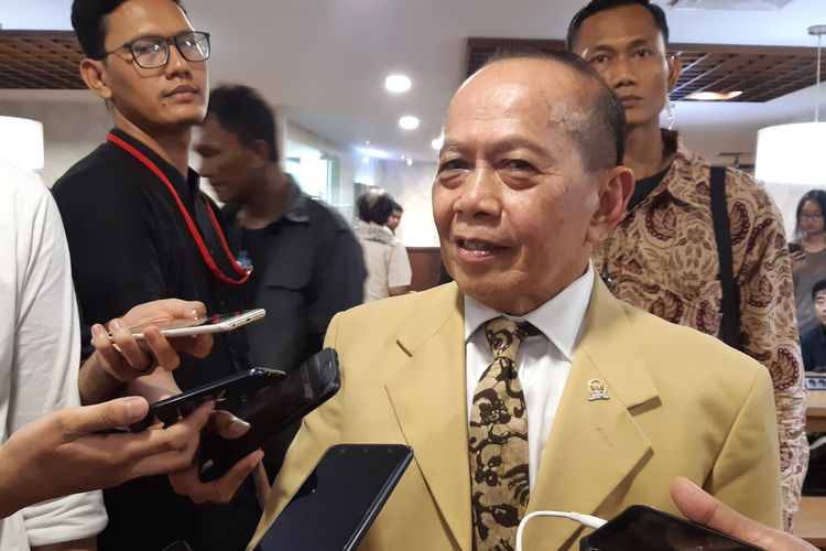 Wakil Ketua Umum Demokrat sekaligus Wakil Ketua MPR Syarifuddin Hasan di Kompleks Parlemen, Senayan, Jakarta, Jumat (7/12/2019).