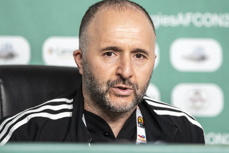 Pelatih timnas Aljazair, Djamel Belmadi, terlibat dalam insiden pada sebuah konferensi pers di sela-sela penyelenggaraan Piala Afrika 2021.