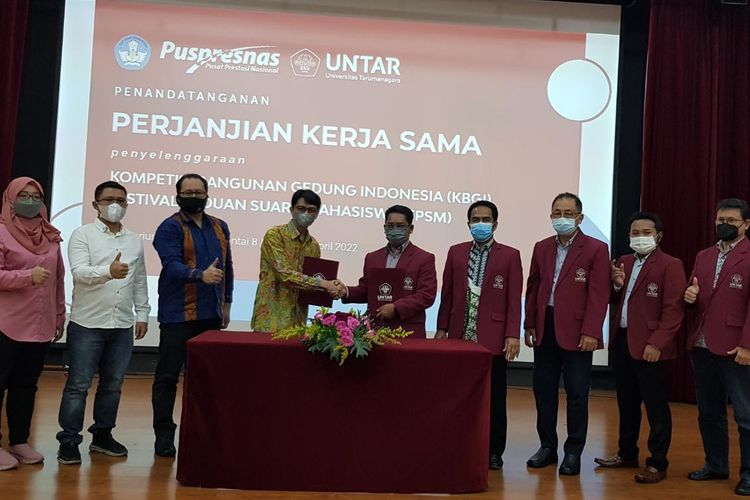 Penandatanganan perjanjian kerja sama dilaksanakan pada 27 April 2022 di Auditorium Untar, Jakarta yang diwakili Rektor Untar Prof. Agustinus Purna Irawan dan Kepala Balai Pengembangan Talenta Indonesia (BPTI) Asep Sukmayadi.