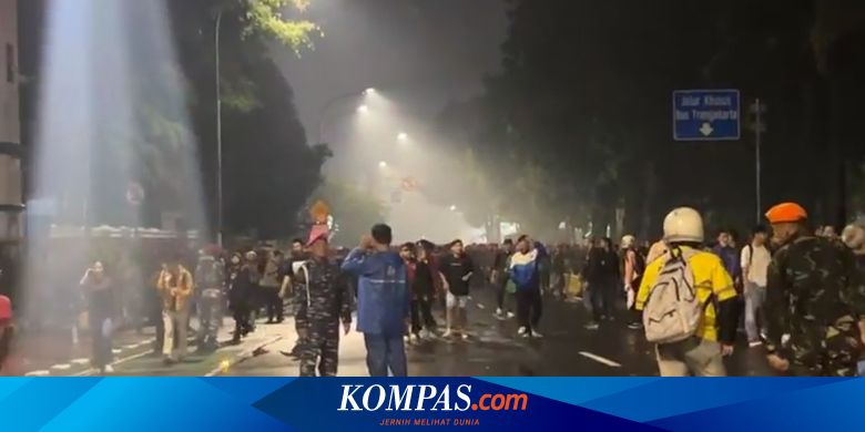59 Relawan dan 10 Ambulans PMI DKI Bersiaga di Lokasi Demo Kwitang
