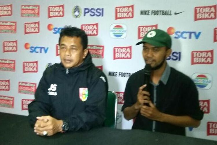 Jafri Sastra pelatih Mitra Kukar saat jumpa pers usai pertandingan melawan PSS Sleman