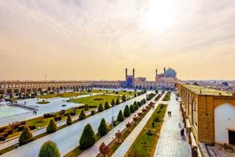 Imam Square, Naqsh-e Jahan Square dilihat dari Ali Qapu, Isfahan, Iran. 