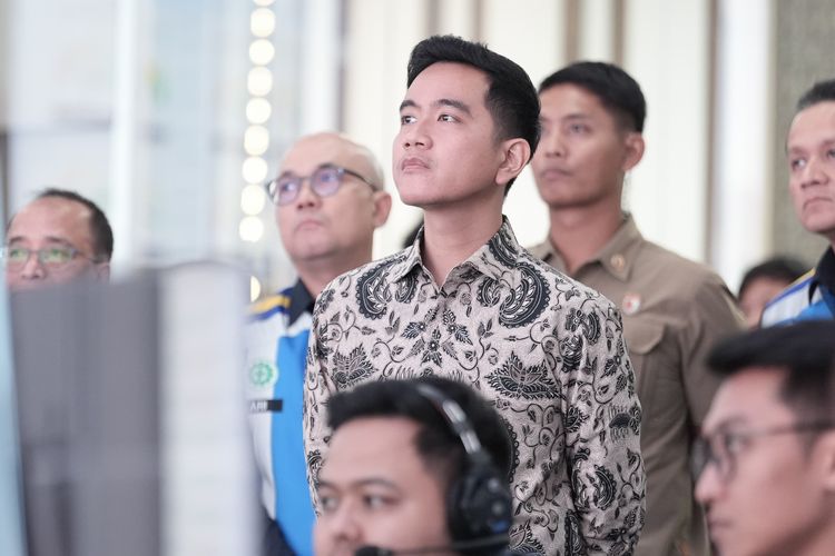 Tinjau MBG di Minahasa, Wapres Gibran Juga Soroti Kondisi Sekolah yang Perlu Diperbaiki