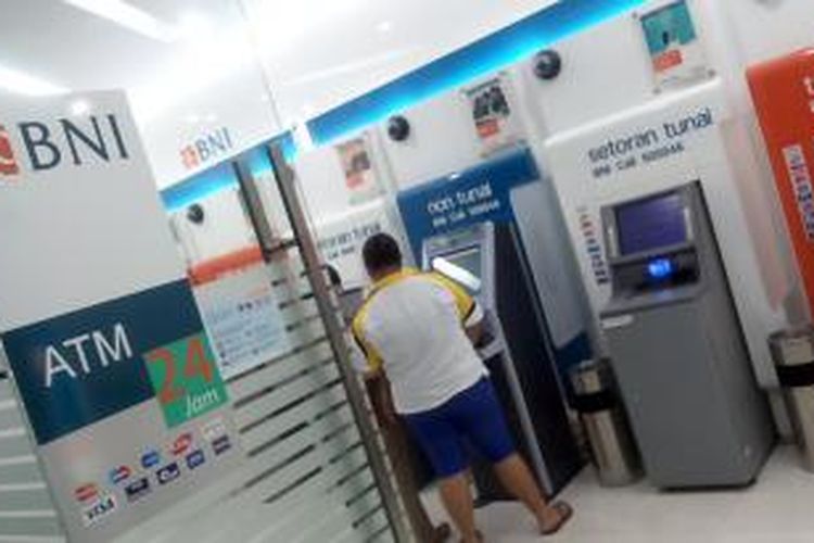 ATM Centre yang terletak di Kantor BNI Wilayah Manado.
