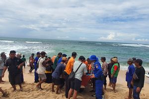 Belasan Wisatawan Terseret Ombak Pantai Drini Gunungkidul, 9 Selamat