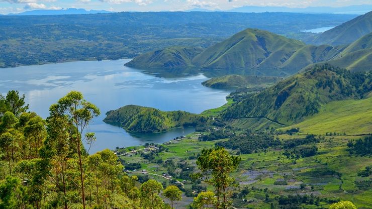 Keajaiban di Tengah Nusantara: Menjelajahi Pesona dan Misteri Danau Toba