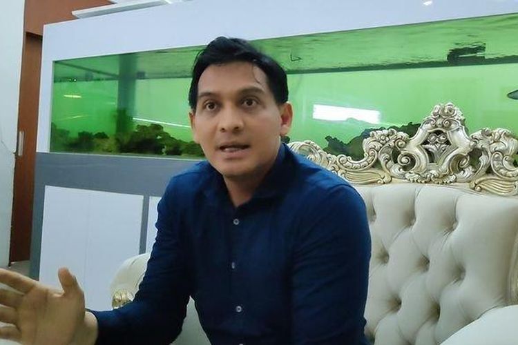 Wakil Bupati Indramayu, Lucky Hakim, saat ditemui pada Selasa (13/9/2022) malam. Lucky siap dipanggil DPRD Indramayu dalam sidang dan minta disiarkan langsung. 

