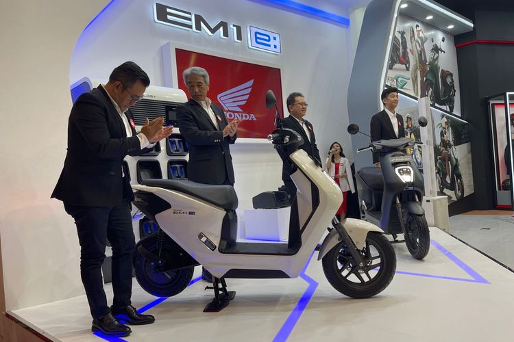 Honda luncurkan motor listrik EM1 e di GIIAS 2023