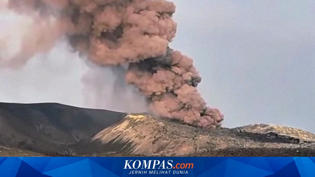 Gunung Anak Krakatau Meletus 18 Kali sejak Awal Juli 2026, Status Masih Siaga