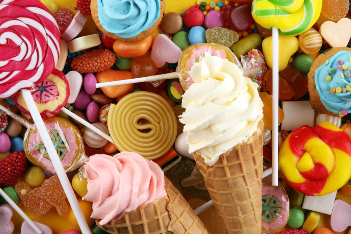 Usia 30 tahun ke atas sebaiknya membatasi konsumsi makanan manis, karena zat gula bisa memicu diabetes dan pertambahan berat badan.