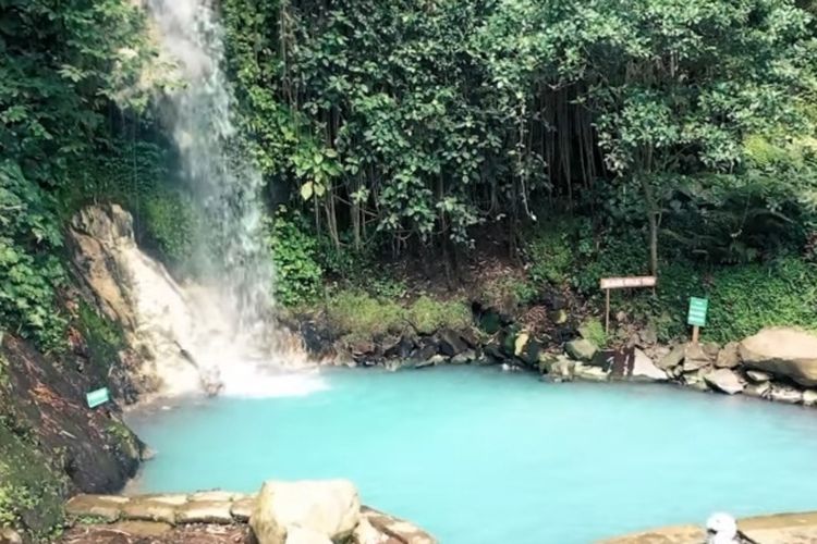 Curug Koleangkak atau Curug Biru Ciater Subang