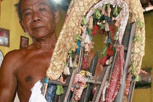 Angklung Bungko dan Redupnya Tarian Perang