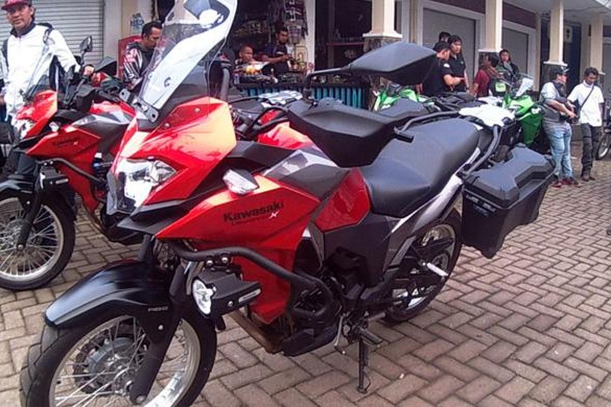 Kawasaki Versys-X 250 menjadi alternatif buat pecinta moge touring.