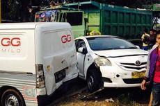 Truk Hindari Truk Picu Kecelakaan 15 Kendaraan di Cibubur