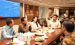 Mendagri Tekankan Pentingnya Hunian Layak dalam Rapat bersama Menteri PKP