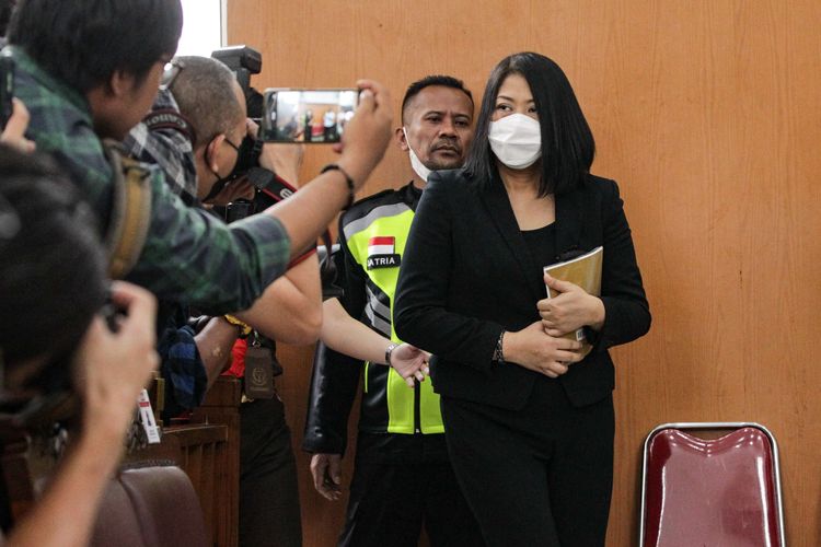 Foto stok: Terdakwa pembunuhan berencana terhadap Nofriansyah Yosua Hutabarat atau Brigadir J, Putri Candrawathi jalani sidang.