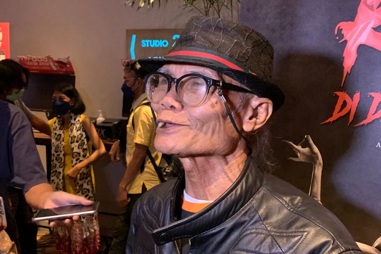 Aktor Diding Boneng datang ke Gala Premiere film KKN di Desa Penari di Epicentrum XXI, Jakarta Selatan, Jumat (22/4/2022).