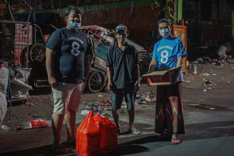 Ilkay Guendogan berkerja sama dengan MCSCI melakukan kegiatan amal di Indonesia.