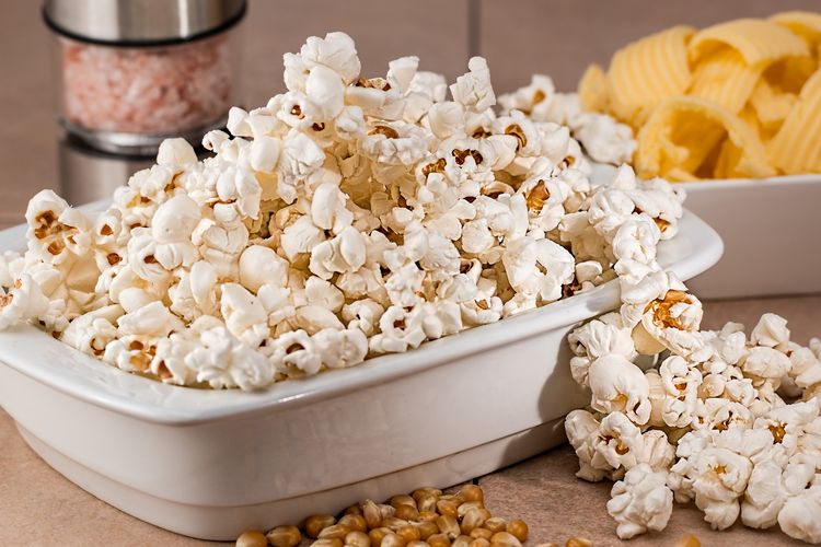 Ilustrasi popcorn, salah satu camilan yang baik untuk penderita diabetes.