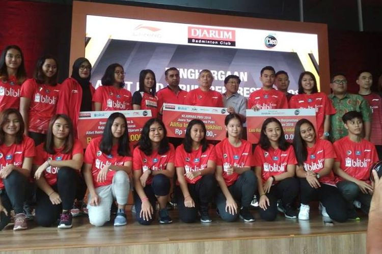 Para pemain muda PB Djarum dalam acara pemberian bonus 2018, Kamis (14/02/209).