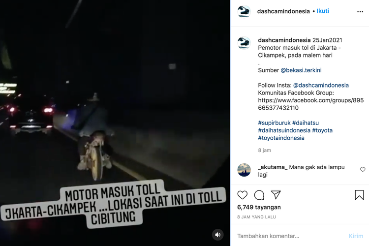 Pengendara motor masuk tol Jakarta-Cikampek