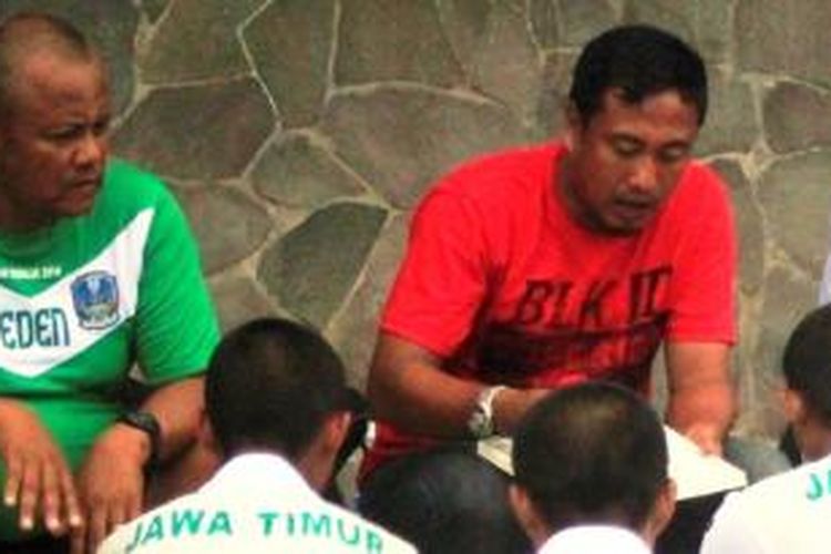 Eko Prayogo (kiri) bersama Mursyid Effendi.