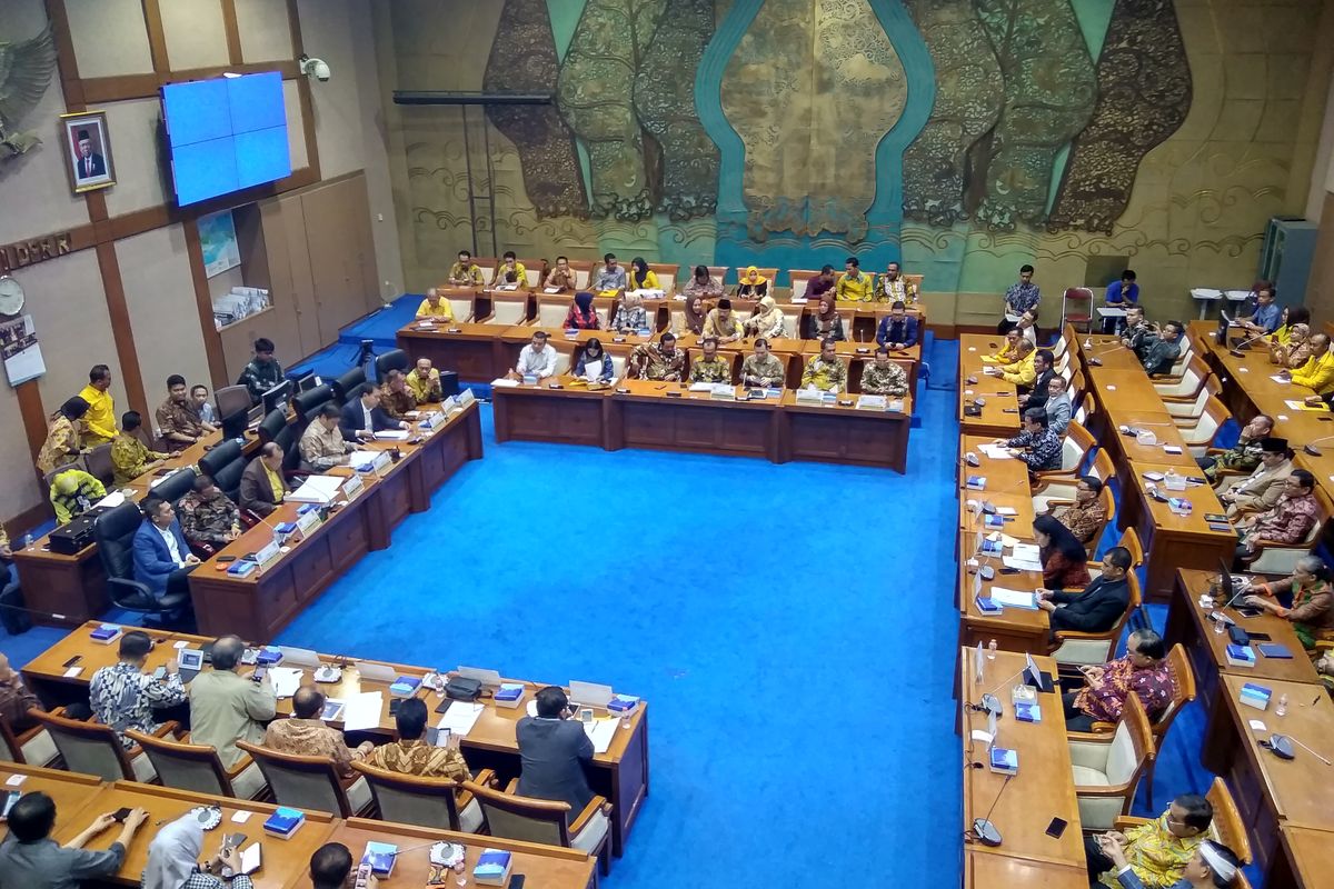 Focus Group Discussion Fraksi Partai Golkar DPR RI Omnibus Law Cipta Kerja di Gedung DPR RI, Jakarta (26/2/2020).