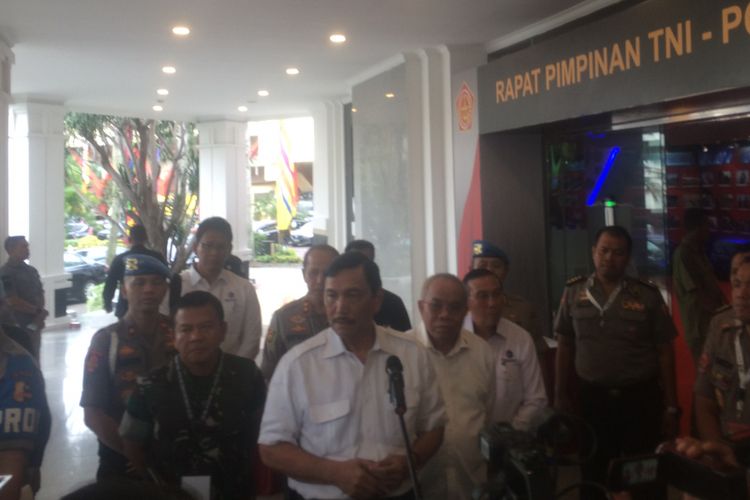 Menteri Koordinator Bidang Kemaritiman Luhut Binsar Pandjaitan menghadiri rapat pimpinan bersama TNI-Polri di Gedung Auditorium STIK-PTIK, Jakarta Selatan, Selasa (29/1/2019).