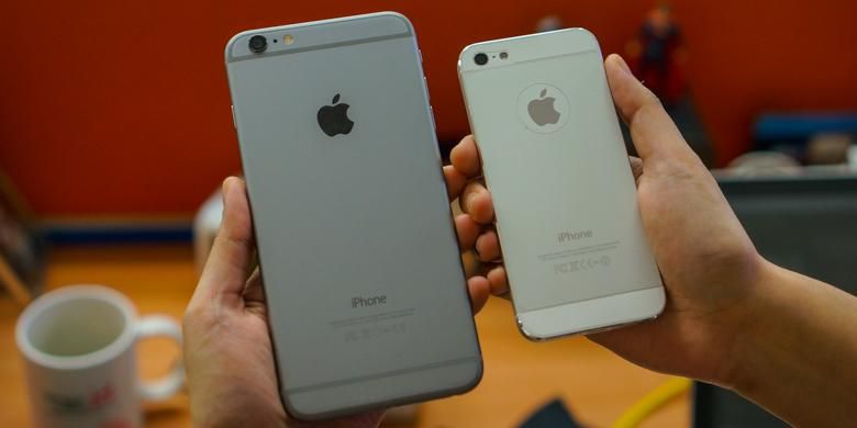 Dilihat dari belakang, iPhone 6 Plus terlihat seperti iPhone lawas yang melar. Ukuran logo buah Apel pada iPhone 6 Plus tetap sama dengan logo serupa pada model ponsel terdahulu, meski ukuran smartphone secara keseluruhan jauh bertambah.