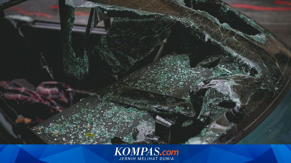 Mobil Tabrak Warung Ayam Geprek di Denpasar, 3 Orang Terluka, Salah Satunya Luka Bakar