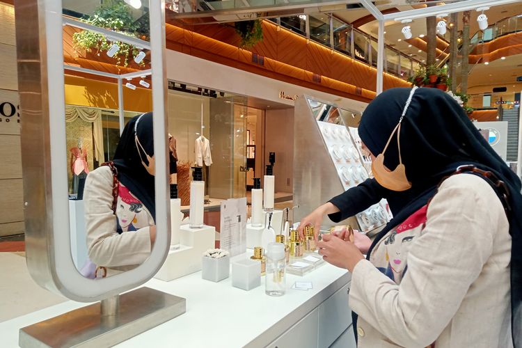 Dalam acara beauty exhibition bertema Beauty City, Buttonscarves Beauty menawarkan pengalaman yang tak terlupakan untuk mencoba produk kecantikan.
