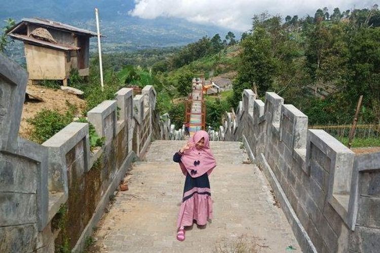 Sajuta Jenjang Lereng Singgalang, salah satu tempat wisata alam di Bukittinggi, Sumatera Barat dan sekitarnya.