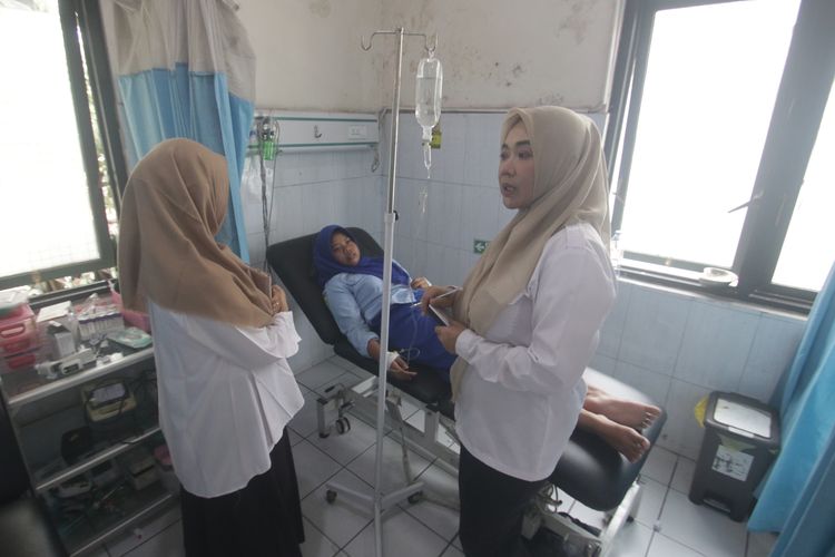 42 Siswa SMPN 1 Mojoanyar Sakit Usai Santap MBG, 2 Masih Dirawat