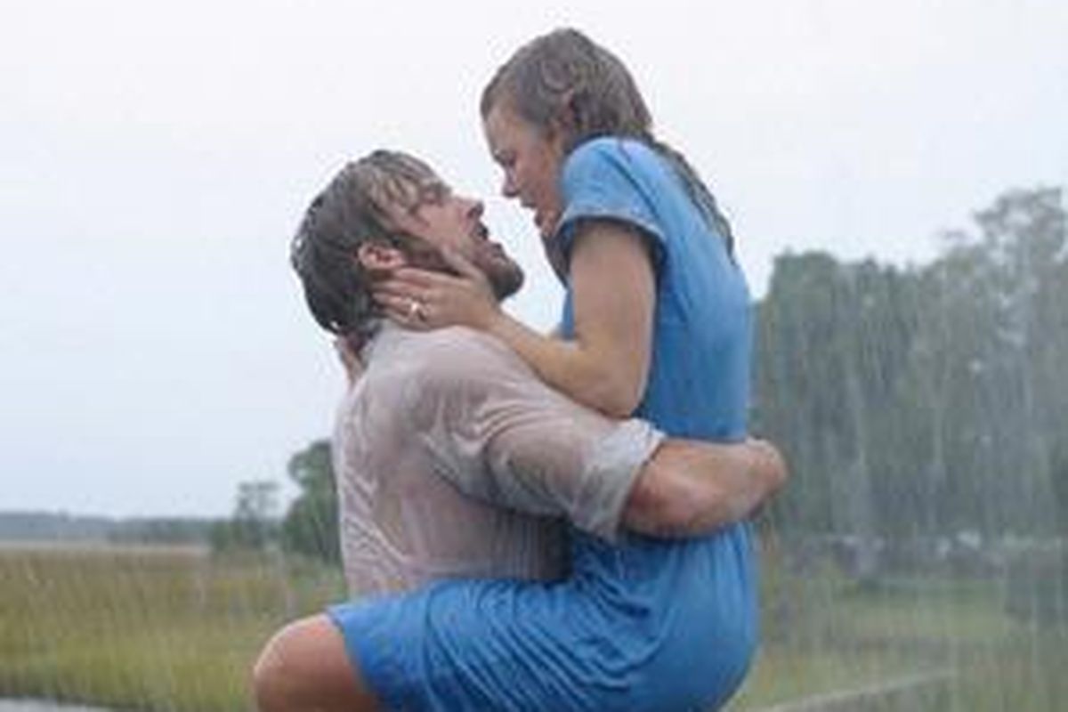 Ryan Gosling dan Rachel McAdams dalam The Notebook.