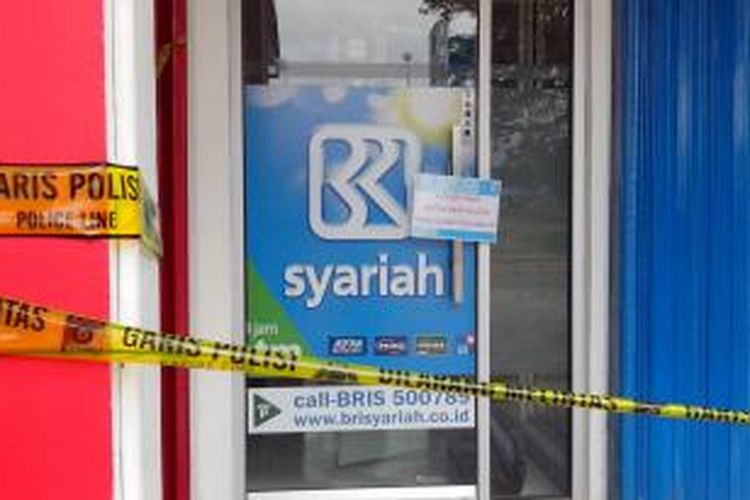 Mesin ATM BRI Syariah yang dibobol maling di Jl.Merdeka, Singkawang, Kalimantan Barat (12/1/2014)
