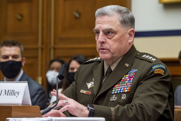 Jenderal Mark Milley, Kepala Staf Gabungan Amerika Serikat (AS), saat menjawab pertanyaan dalam sesi dengar pendapat oleh House Armed Services Committe tentang operasi militer di Afghanistan, yang berlokasi di gedung Rayburn House Office, Capitol Hill, Washington DC, 29 September 2021.