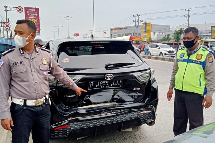 Salah satu kendaraan yang terlibat kecelakaan beruntun di Bypass Bandar Lampung.