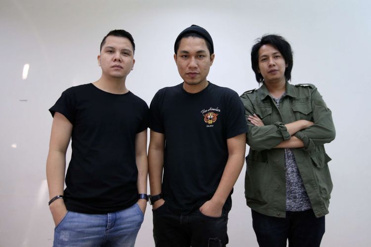 Band Armada saat kunjungan ke redaksi Kompas.com, Jakarta, Jumat (6/7/2018). Grup musik Armada mendapat kesempatan untuk mengisi soundtrack Si Doel The Movie.