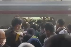 Gangguan KRL di Serpong Selasa Pagi, Rangkaian Kereta Langsung Ditarik dari Perjalanan