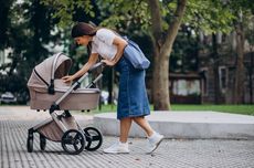 Perlukah Bayi Punya Ruang Gerak yang Luas di Dalam Stroller?