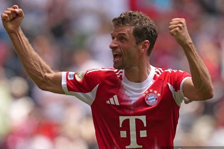 Thomas Mueller merayakan gol kontra Auckland City. Bayern Muenchen mencatatkan sejarah baru dalam ajang Piala Dunia Antarklub usai menggulung tim asal Selandia Baru, Auckland City, dengan skor mencolok 10-0 pada laga perdana Grup C di Stadion TQL, Cincinnati, Amerika Serikat, Minggu (15/6/2025) waktu setempat.