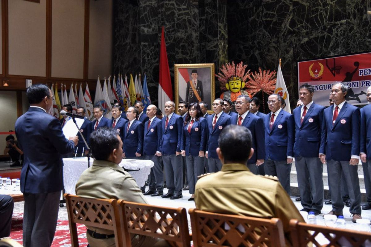 Pelantikan pengurus KONI DKI Jakarta di Balai Kota, Selasa (21/2/2018).