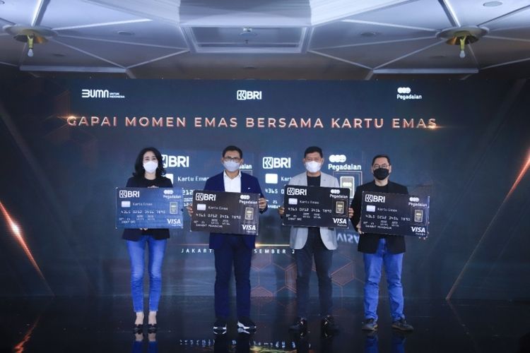 Momen peluncuran Kartu Emas sebagai sinergi BRI dan Pegadaian.