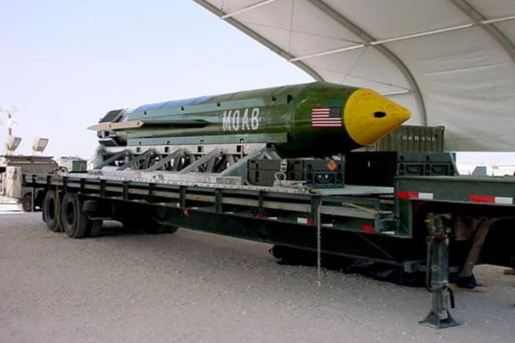 Mother of All Bombs alias MOAB bom non-nuklir terbesar milik Amerika Serikat.
