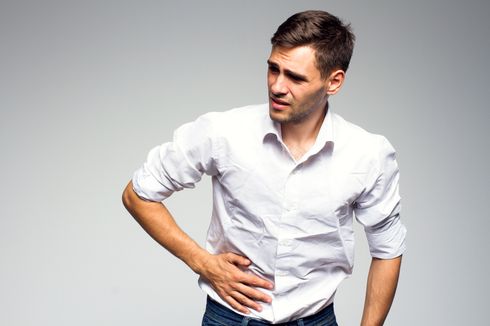 8 Penyebab Sakit Perut Kanan Bawah pada Pria dan Gejalanya