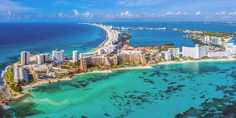 Ilustrasi Meksiko - Pemandangan zona perhotelan di Cancun yang letaknya di Quintana Roo, sebuah negara bagian di Meksiko.
