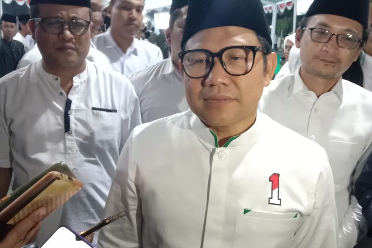 Ketua Umum DPP Partai Kebangkitan Bangsa (PKB) Muhaimin Iskandar, saat menghadiri acara Istighasah dan Doa Bersama untuk Keselamatan Bangsa di Pondok Pesantren Bahrul Ulum Tambakberas, Kabupaten Jombang, Jawa Timur, Minggu (21/5/2023) malam.