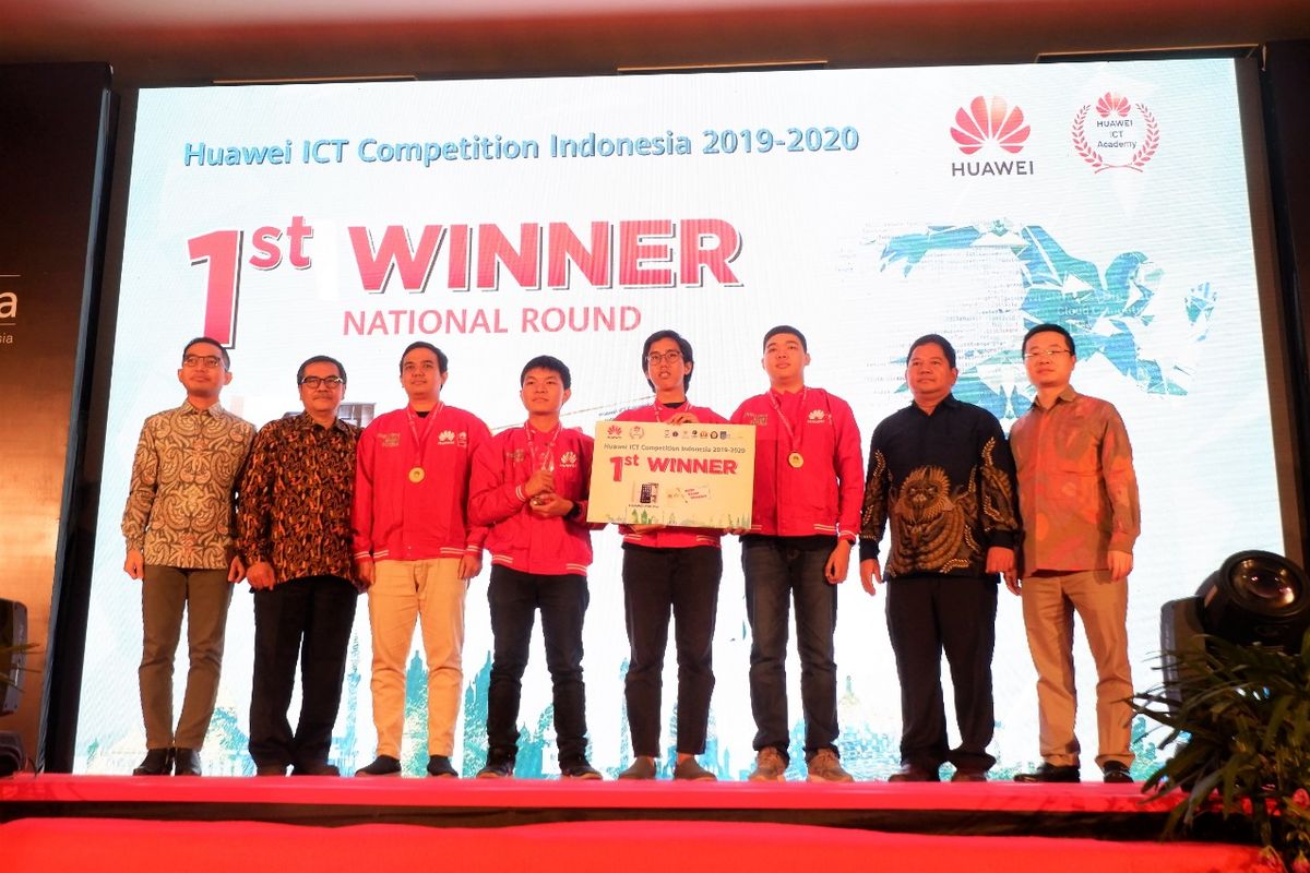 Tim A (Network) Institut Teknologi Bandung (ITB) berhasil menjuarai ajang Huawei ICT Competition 2019-2020 tingkat nasional di Universitas Gadjah Mada (UGM) , Yogyakarta (28/11/2019).