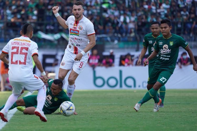 Pertandingan Persebaya Surabaya vs Persija Jakarta di Stadion Gelora Bung Tomo, Surabaya, Sabtu (24/8/2019). 