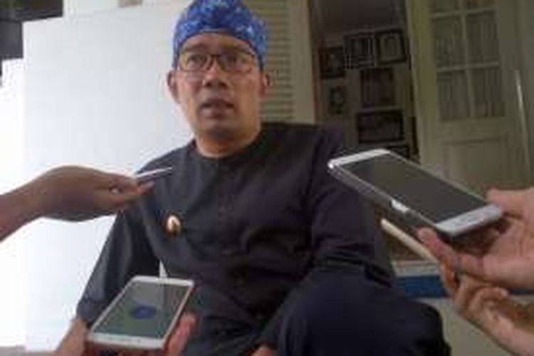 Wali Kota Bandung Ridwan Kamil saat ditemui wartawan di Pendopo Kota Bandung, Jalan Dalemkaum, Rabu (18/1/2016). KOMPAS.com/DENDI RAMDHANI 